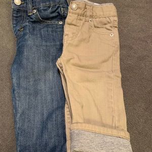 Lot of 2 Levi jeans